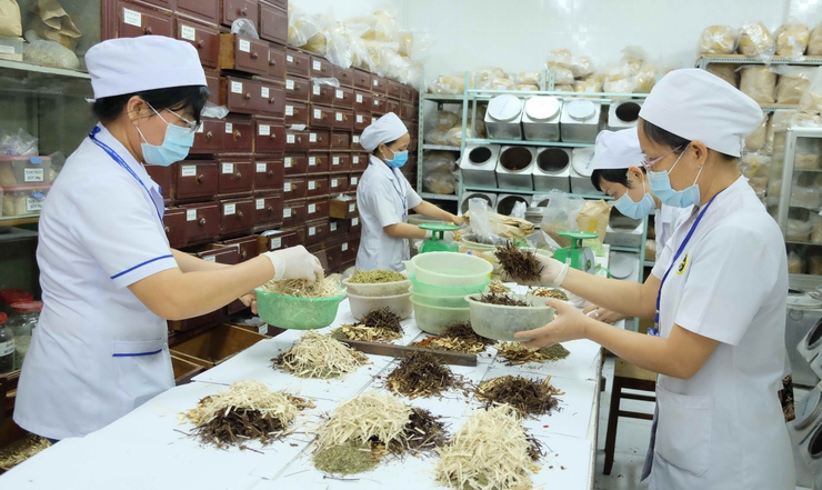 Hà Nội công bố danh mục 87 thủ tục hành chính mới, bãi bỏ 76 thủ tục trong lĩnh vực y tế- Ảnh 1.