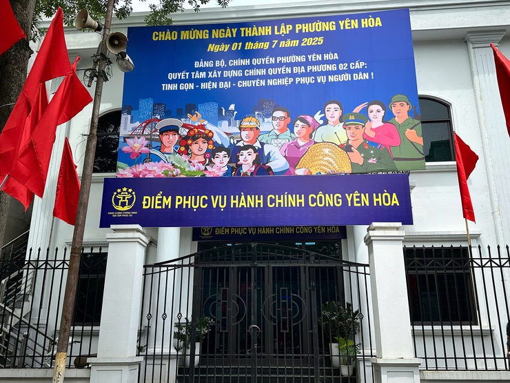 PHƯỜNG YÊN HÒA RA MẮT BỘ MÁY CHÍNH QUYỀN MỚI THEO MÔ HÌNH CHÍNH QUYỀN HAI CẤP- Ảnh 4.