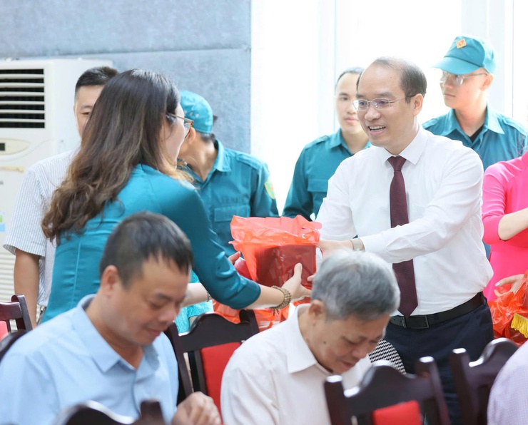 PHƯỜNG VĨNH HƯNG – THÀNH PHỐ HÀ NỘI BƯỚC VÀO KỶ NGUYÊN MỚI, KỶ NGUYÊN VƯƠN MÌNH CỦA DÂN TỘC VIỆT NAM
- Ảnh 4.
