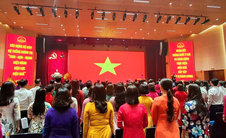 Lễ trao các Quyết định của Thành phố Hà Nội về công tác cán bộ tại phường Ngọc Hà- Ảnh 1.