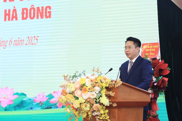 Trao các quyết định của Thành phố Hà Nội về công tác cán bộ tại phường Hà Đông- Ảnh 5.