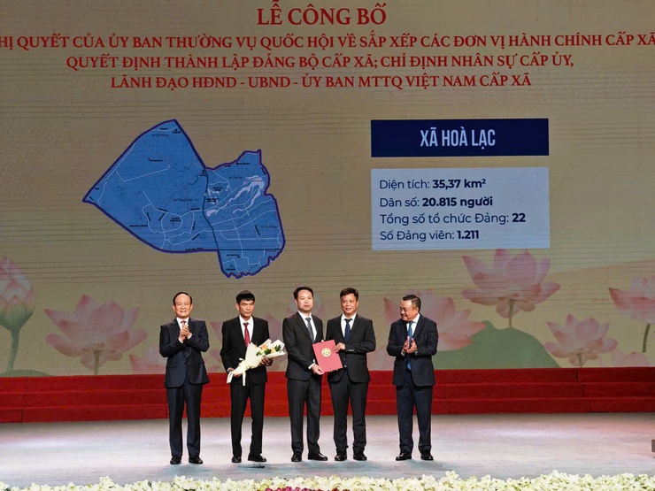 Hà Nội công bố Nghị quyết về sắp xếp đơn vị hành chính cấp xã- Ảnh 1.