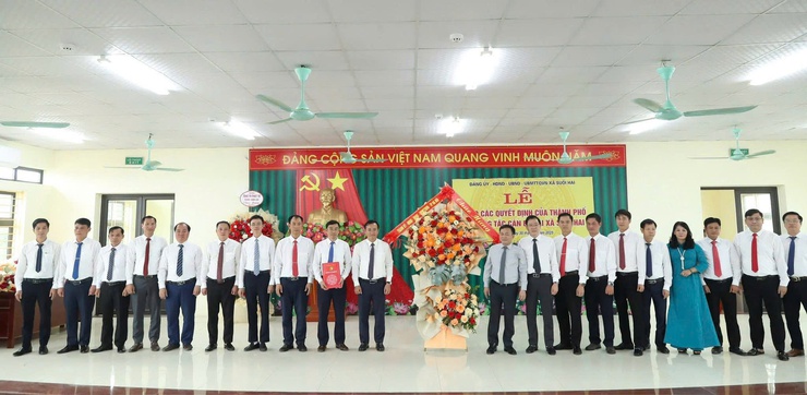 Công bố Quyết định thành lập xã Suối Hai và trao các quyết định về công tác cán bộ- Ảnh 3.