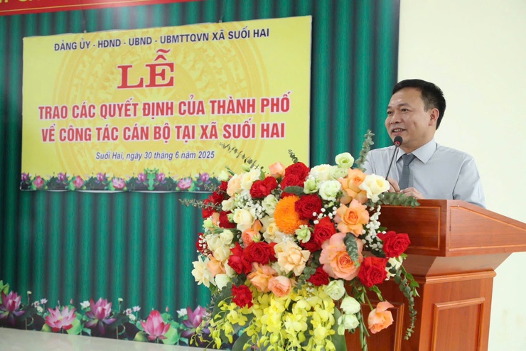 Công bố Quyết định thành lập xã Suối Hai và trao các quyết định về công tác cán bộ- Ảnh 2.