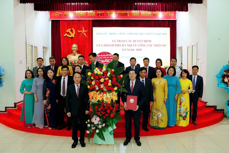 Chương trình
Lễ trao các quyết định của Thành phố về công tác nhân sự tại xã Ngọc Hồi- Ảnh 2.