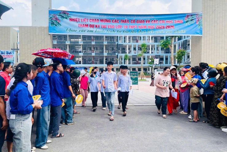 Ứng Hòa, gần 2.500 thí sinh hoàn thành kỳ thi vào lớp 10 công lập- Ảnh 3.
