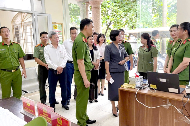 Lãnh đạo phường Thanh Xuân thăm, động viên lực lượng Công an và Quân sự phường- Ảnh 3.
