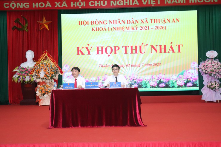 Kỳ họp thứ Nhất- HĐND xã Thuận An khóa I, nhiệm kỳ 2021–2026 thành công tốt đẹp- Ảnh 1.