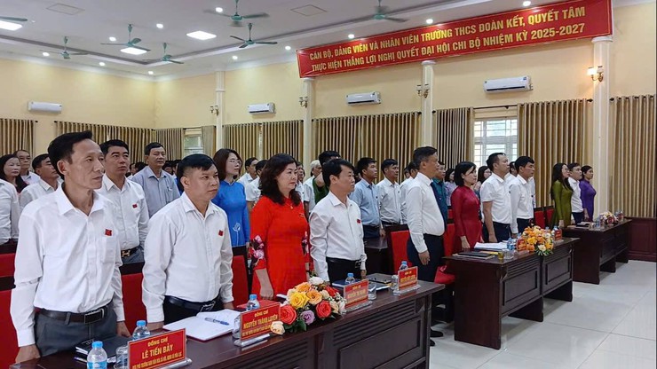 HĐND xã Hòa Lạc khóa I, nhiệm kỳ 2021–2026 tổ chức kỳ họp thứ nhất – Dấu mốc quan trọng sau sắp xếp đơn vị hành chính- Ảnh 1.