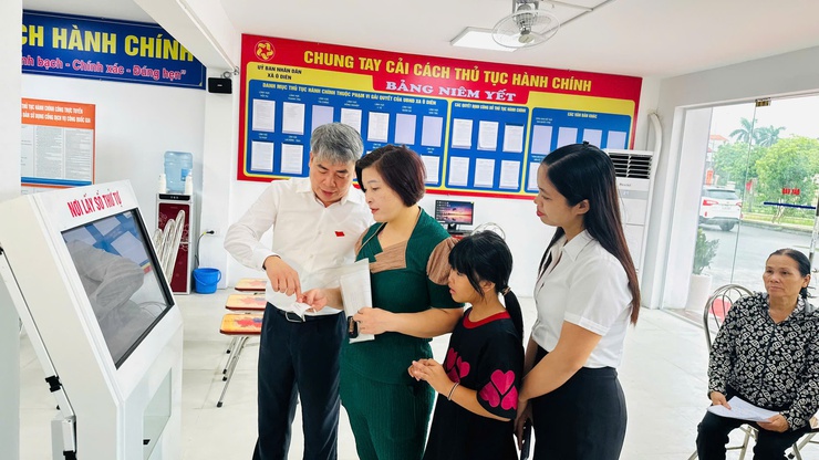 Ngày đầu vận hành chính quyền địa phương 2 cấp tại xã Ô Diên- Ảnh 3.
