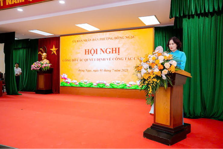 PHƯỜNG ĐÔNG NGẠC TỔ CHỨC HỘI NGHỊ CÔNG BỐ CÁC QUYẾT ĐỊNH VỀ CÔNG TÁC CÁN BỘ THEO CHỦ TRƯƠNG THỰC HIỆN CHÍNH QUYỀN ĐỊA PHƯƠNG 2 CẤP- Ảnh 1.