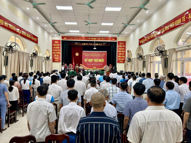 HĐND xã Ứng Thiên khóa I họp kỳ đầu tiên, kiện toàn bộ máy lãnh đạo và thông qua các nghị quyết quan trọng- Ảnh 9.