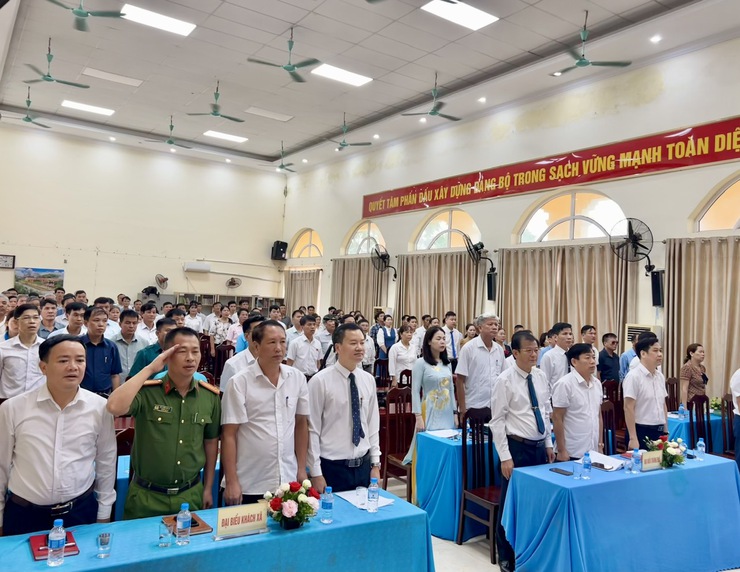 HĐND xã Ứng Thiên khóa I họp kỳ đầu tiên, kiện toàn bộ máy lãnh đạo và thông qua các nghị quyết quan trọng- Ảnh 6.