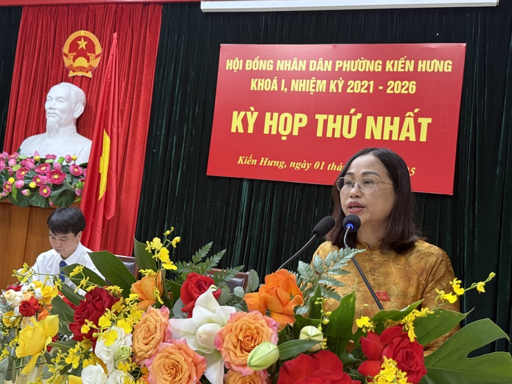 Kỳ họp thứ nhất HĐND phường khóa I nhiệm kỳ 2021- 2026 thành công tốt đẹp- Ảnh 2.