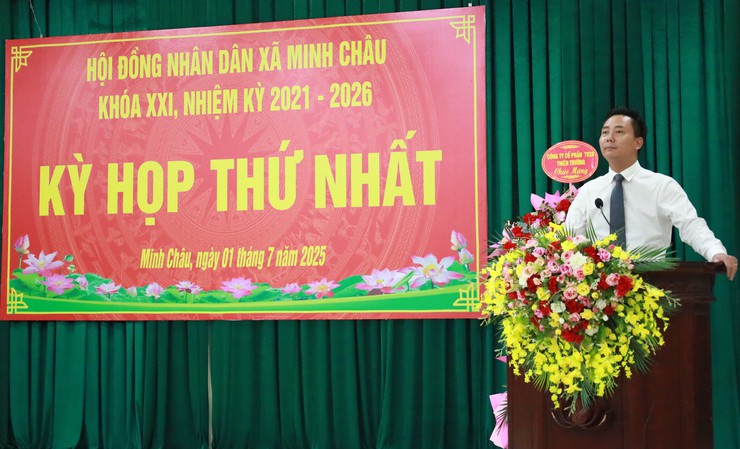 Kỳ họp thứ Nhất- Hội đồng Nhân dân xã Minh Châu thông qua nhiều nội dung quan trọng- Ảnh 2.