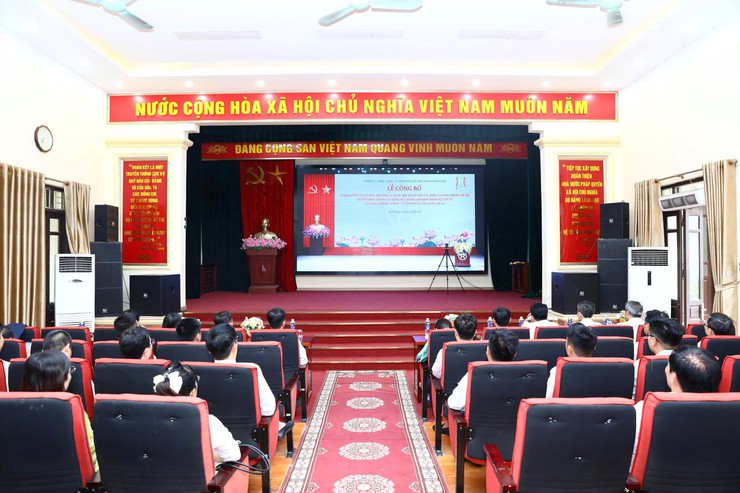 Hà Nội công bố quyết định thành lập 126 xã, phường mới sau sắp xếp đơn vị hành chính cấp xã- Ảnh 1.