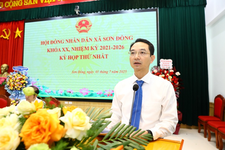 Kỳ họp thứ Nhất, HĐND xã Sơn Đồng khóa XX thông qua 7 Nghị quyết liên quan đến công tác tổ chức bộ máy, nhân sự- Ảnh 4. Kỳ họp thứ Nhất, HĐND xã Sơn Đồng khóa XX thông qua 7 Nghị quyết liên quan đến công tác tổ chức bộ máy, nhân sự- Ảnh 4.