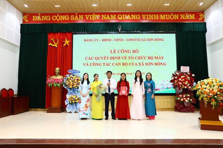 Sơn Đồng công bố các Quyết định về tổ chức bộ máy và công tác cán bộ- Ảnh 3.
