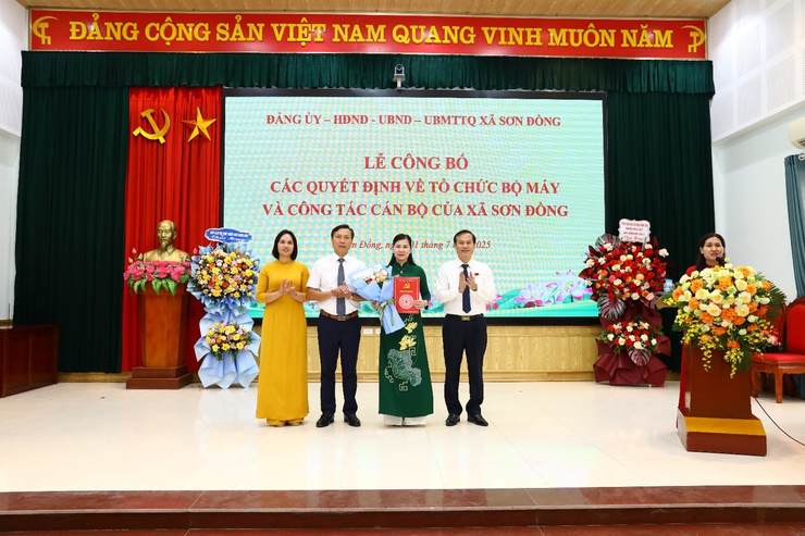 Sơn Đồng công bố các Quyết định về tổ chức bộ máy và công tác cán bộ- Ảnh 4.