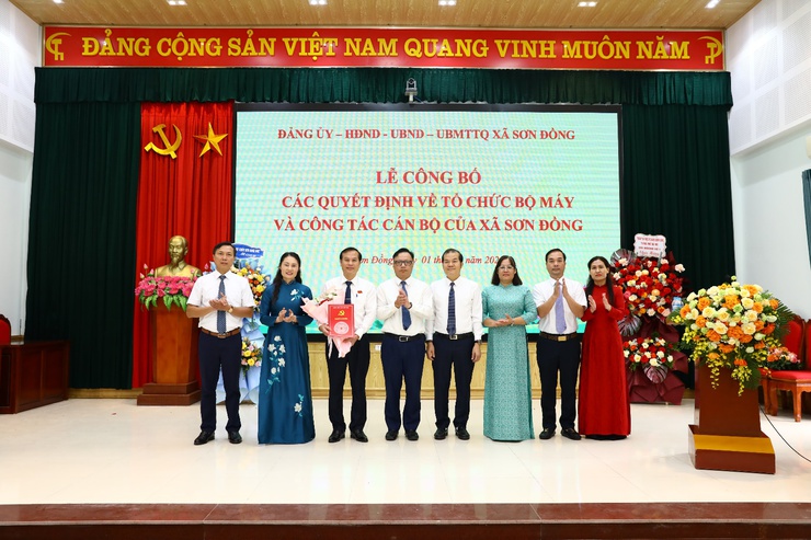 Sơn Đồng công bố các Quyết định về tổ chức bộ máy và công tác cán bộ- Ảnh 5.