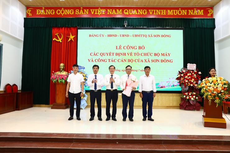 Sơn Đồng công bố các Quyết định về tổ chức bộ máy và công tác cán bộ- Ảnh 7.