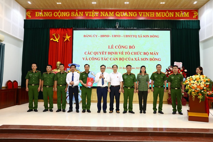 Sơn Đồng công bố các Quyết định về tổ chức bộ máy và công tác cán bộ- Ảnh 8.