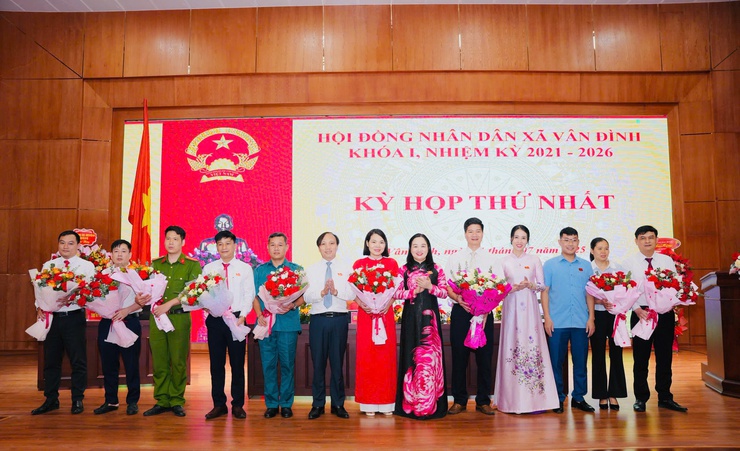 HĐND xã Vân Đình, tổ chức thành công kỳ họp thứ Nhất, Khóa I - nhiệm kỳ 2021 - 2026- Ảnh 2.