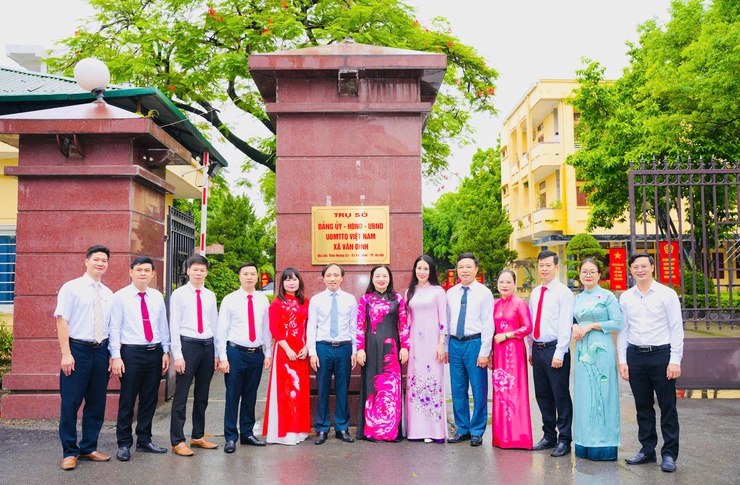 HĐND xã Vân Đình, tổ chức thành công kỳ họp thứ Nhất, Khóa I - nhiệm kỳ 2021 - 2026- Ảnh 4.