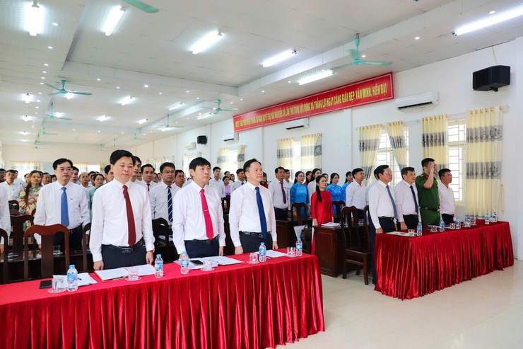 Công bố các quyết định về tổ chức bộ máy và nhân sự xã Chương Dương- Ảnh 1.
