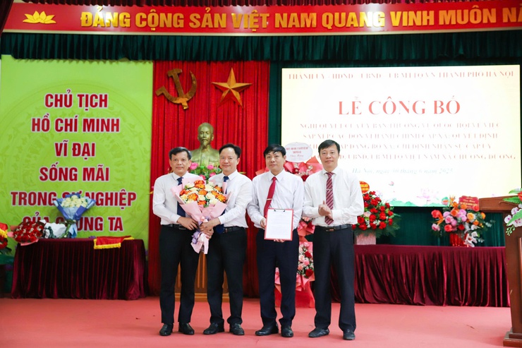 Công bố các quyết định về tổ chức bộ máy và nhân sự xã Chương Dương- Ảnh 3.