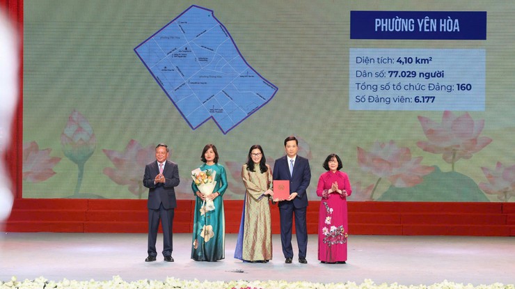 PHƯỜNG YÊN HÒA RA MẮT BỘ MÁY CHÍNH QUYỀN MỚI THEO MÔ HÌNH CHÍNH QUYỀN HAI CẤP- Ảnh 1.