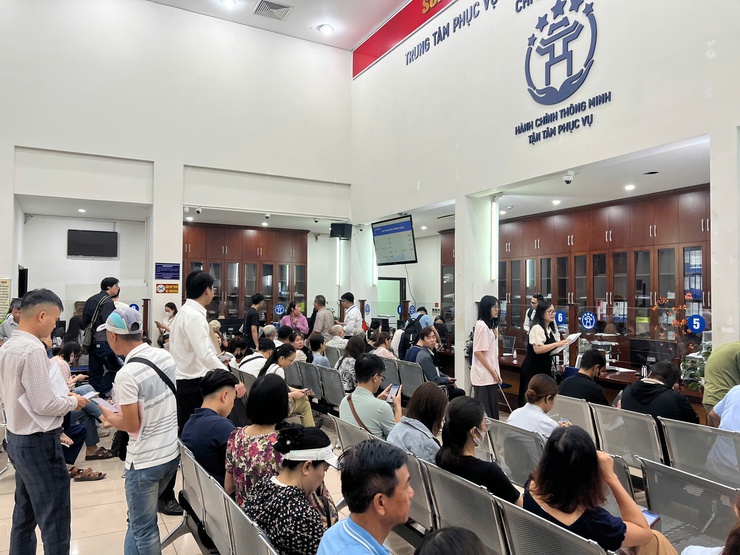 Trung tâm Phục vụ hành chính công Thành phố sẵn sàng phục vụ người dân ngay từ ngày đầu chính quyền hai cấp chính thức hoạt động- Ảnh 1.