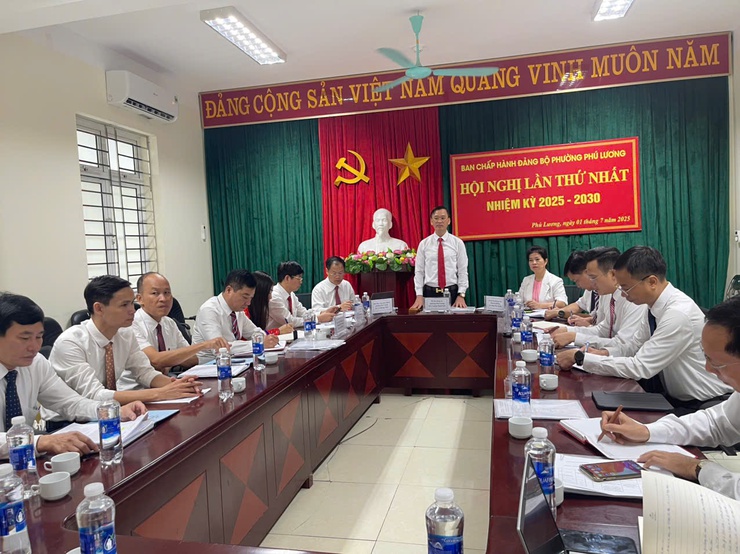 Hội nghị lần thứ Nhất Ban chấp hành Đảng bộ phường Phú Lương khoá I, nhiệm kỳ 2020-2025- Ảnh 1.