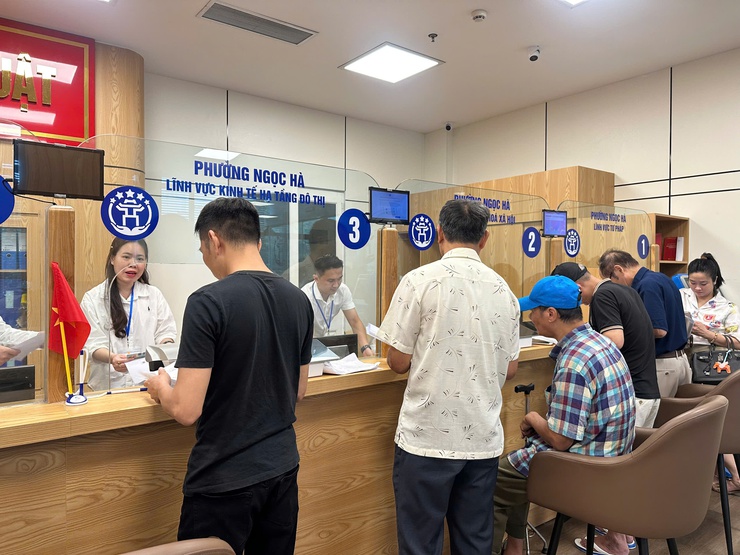 Phường Ngọc Hà trong ngày đầu vận hành mô hình chính quyền địa phương hai cấp- Ảnh 4.