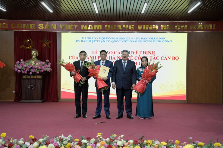 Phường Định Công công bố các quyết định của thành phố về công tác cán bộ- Ảnh 4.