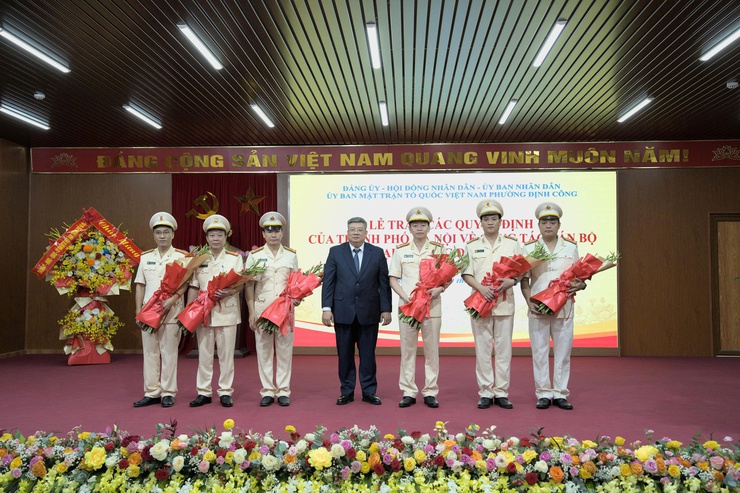 Phường Định Công công bố các quyết định của thành phố về công tác cán bộ- Ảnh 5.