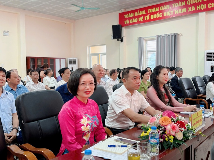 HĐND phường Tương Mai tổ chức Kỳ họp thứ nhất
khoá I, Nhiệm kỳ 2021-2026
- Ảnh 7.