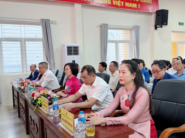 HĐND phường Tương Mai tổ chức Kỳ họp thứ nhất
khoá I, Nhiệm kỳ 2021-2026
- Ảnh 12.