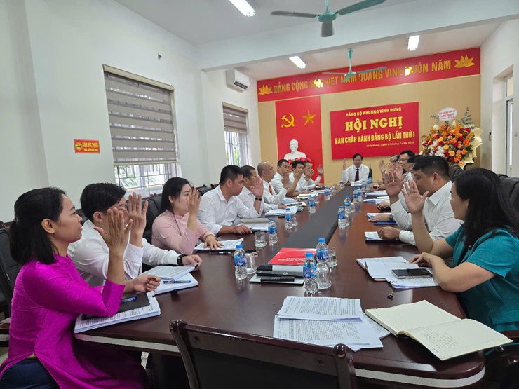 Hội nghị Ban Chấp hành Đảng bộ phường Vĩnh Hưng  lần I.- Ảnh 2.