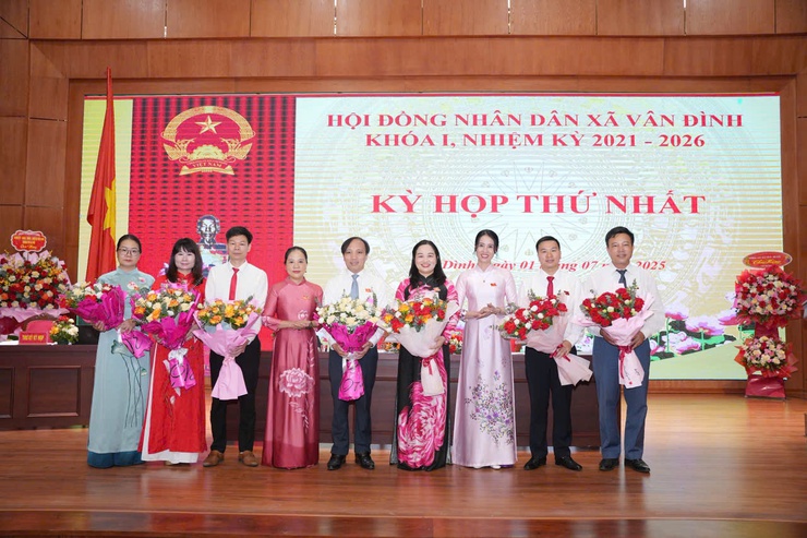 HĐND xã Vân Đình, tổ chức thành công kỳ họp thứ Nhất, Khóa I - nhiệm kỳ 2021 - 2026- Ảnh 1.