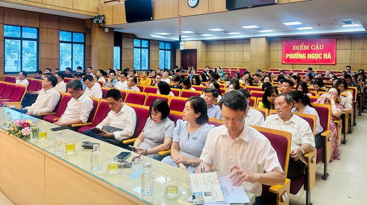Đảng ủy phường Ngọc Hà tổ chức hội nghị thông báo cơ cấu tổ chức bộ máy và gặp mặt cán bộ, công chức, viên chức, người lao động- Ảnh 1.