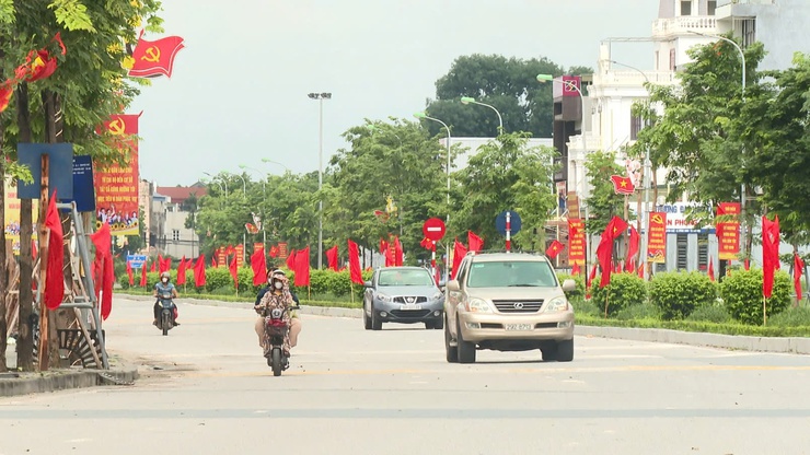 Không khí làm việc trong ngày đầu xã Phúc Thịnh đi vào  hoạt động theo mô hình Chính quyền địa phương hai cấp- Ảnh 5.