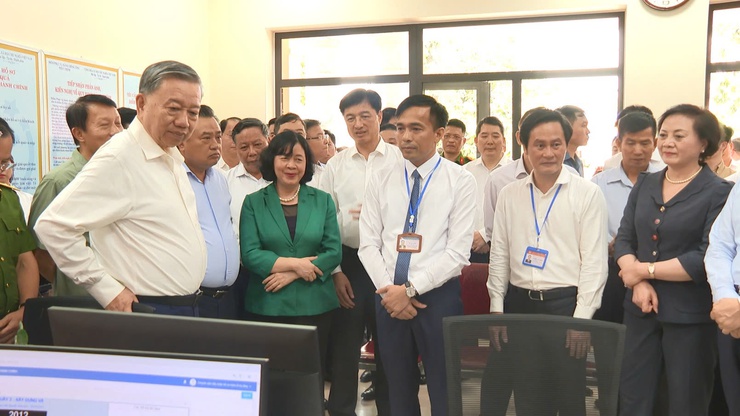 Tổng Bí thư Tô Lâm thăm, kiểm tra hoạt động chính quyền địa phương hai cấp tại xã Phúc Thịnh, thành phố Hà Nội- Ảnh 1.
