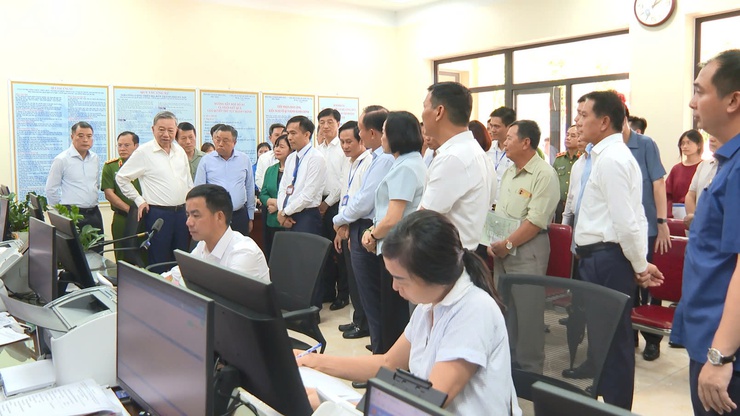 Tổng Bí thư Tô Lâm thăm, kiểm tra hoạt động chính quyền địa phương hai cấp tại xã Phúc Thịnh, thành phố Hà Nội- Ảnh 2.