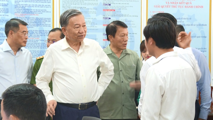 Tổng Bí thư Tô Lâm thăm, kiểm tra hoạt động chính quyền địa phương hai cấp tại xã Phúc Thịnh, thành phố Hà Nội- Ảnh 3.