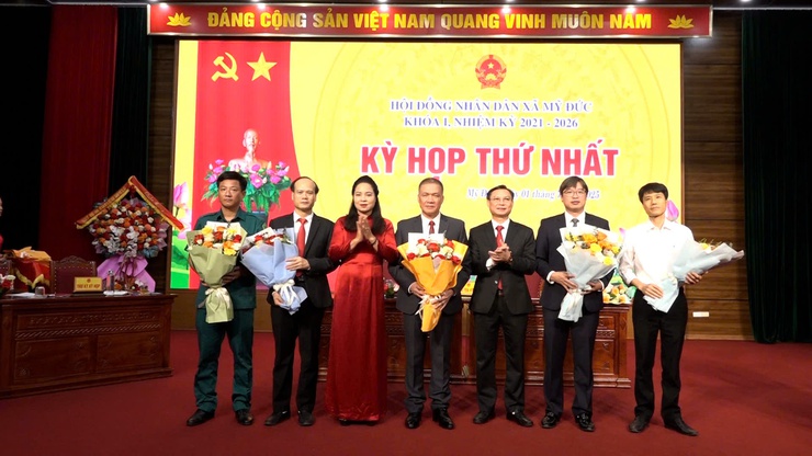 KỲ HỌP HĐND XÃ MỸ ĐỨC KHÓA I, NHIỆM KỲ 2021-2026- Ảnh 6.