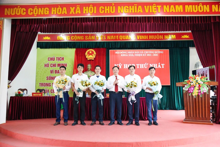 HĐND xã Chương Dương tổ chức kỳ họp thứ nhất khóa XXII, nhiệm kỳ 2021 - 2026- Ảnh 4.