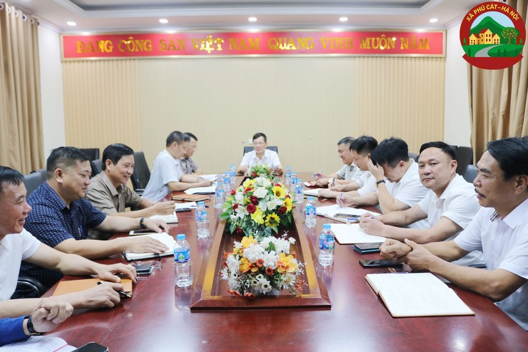 Tiểu ban Văn kiện Đại hội Đảng bộ xã Phú Cát khóa I họp triển khai kế hoạch xây dựng văn kiện đại hội- Ảnh 1.