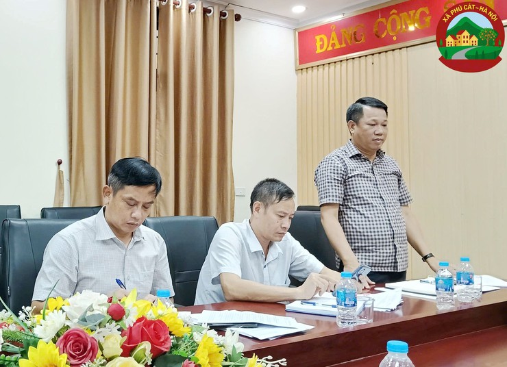 Tiểu ban Văn kiện Đại hội Đảng bộ xã Phú Cát khóa I họp triển khai kế hoạch xây dựng văn kiện đại hội- Ảnh 3.