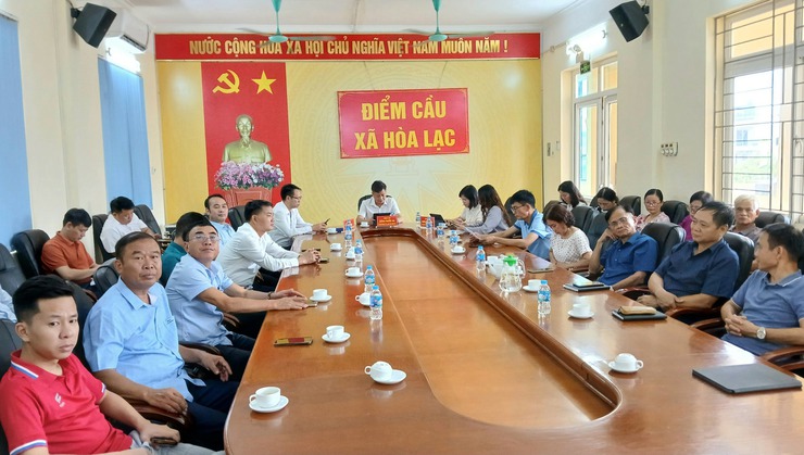 Đoàn đại biểu Quốc hội thành phố Hà Nội tiếp xúc với cử tri đơn vị bầu cử số 8 sau Kỳ họp thứ chín, Quốc hội khóa XV.- Ảnh 1.